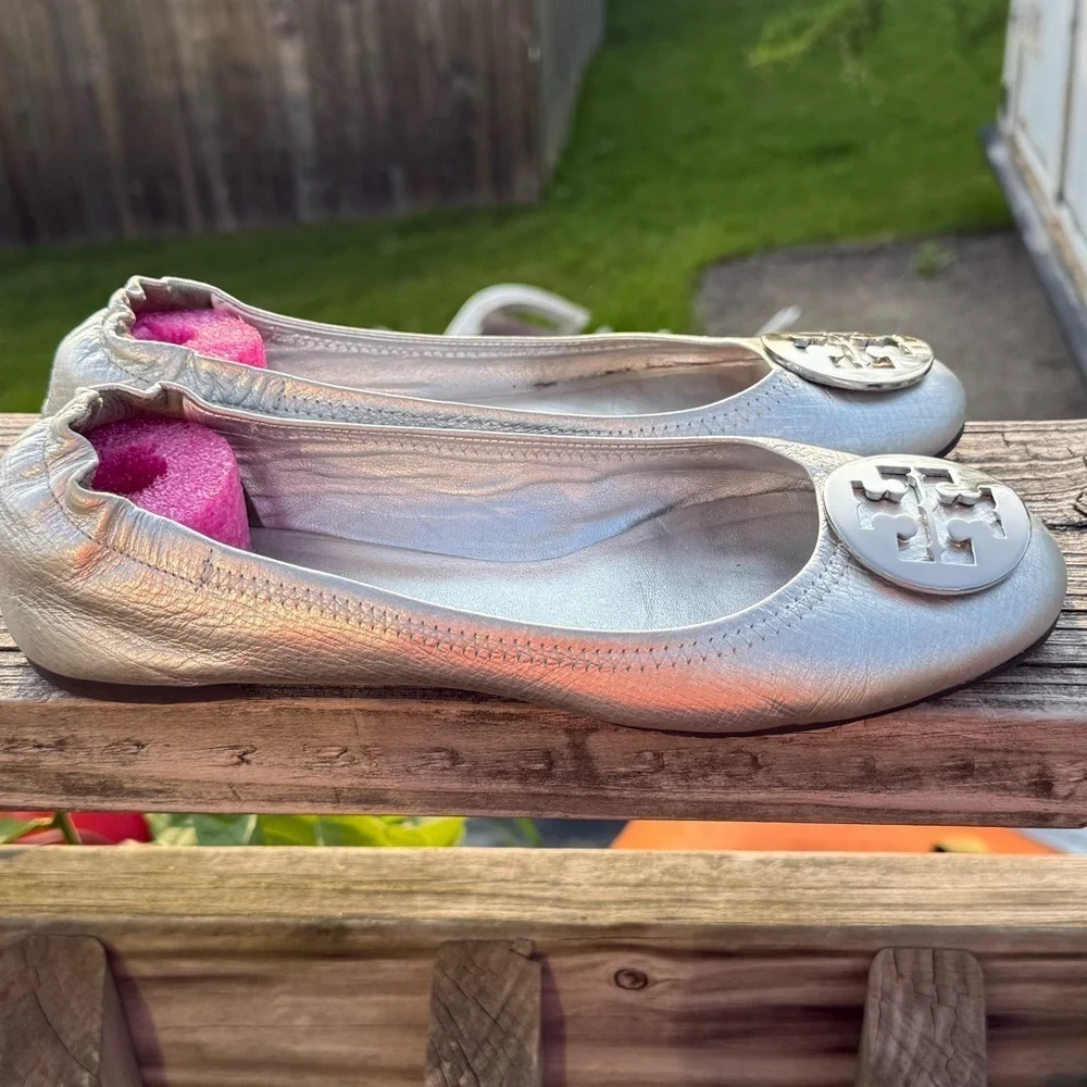 Tory Burch Minnie Travel Ballet Shoes In Pewter/Silver Leather‎ Sz 8.5